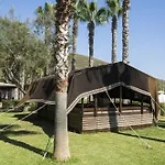 Resort Bay &