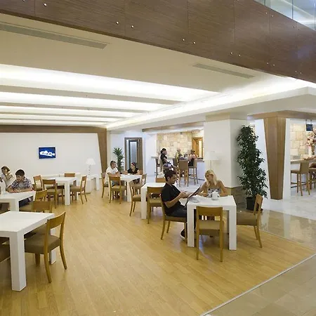 אתר נופש Bay & 5*