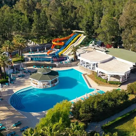 Semesteranläggning (resort) Bay & 5*