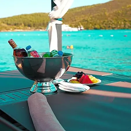 Bay & Guvercinlik (Bodrum)