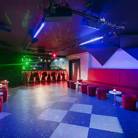 Bay & Güvercinlik